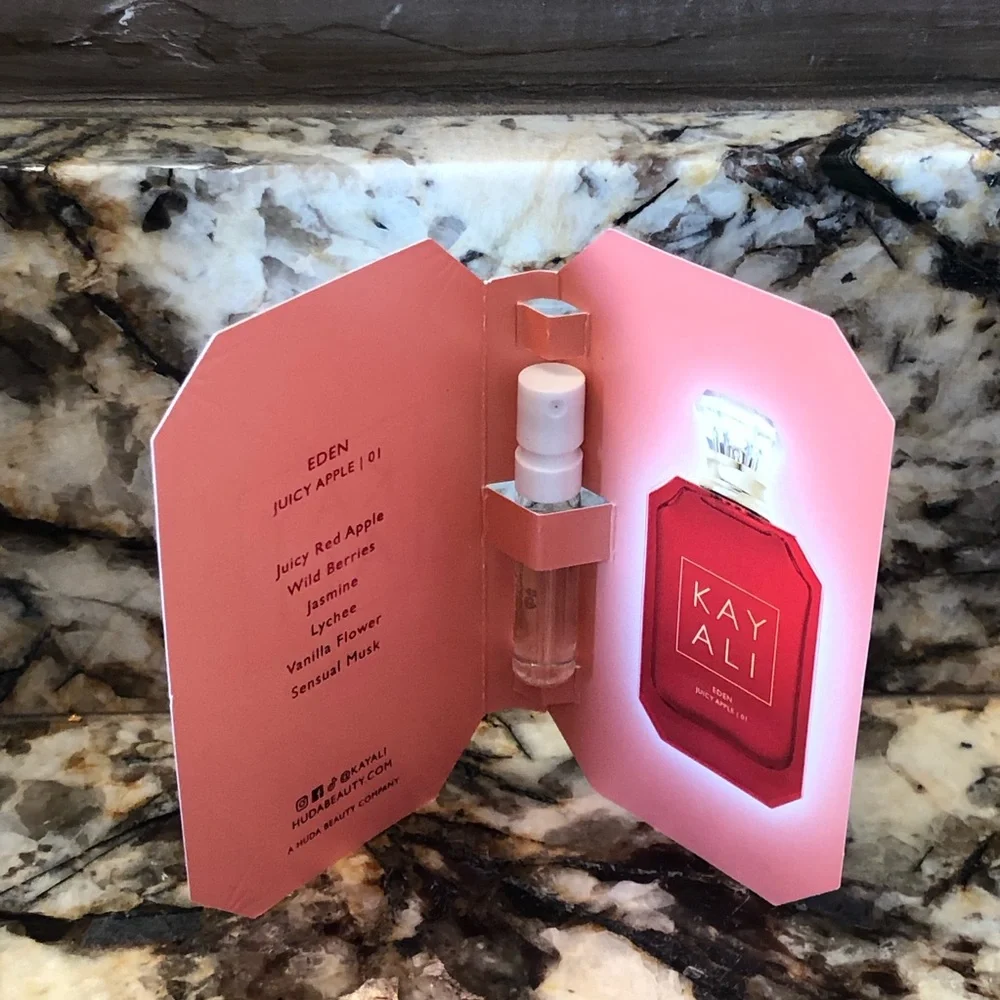 Kayali Eden Juicy Apple |01 Sample Vial Spray Card